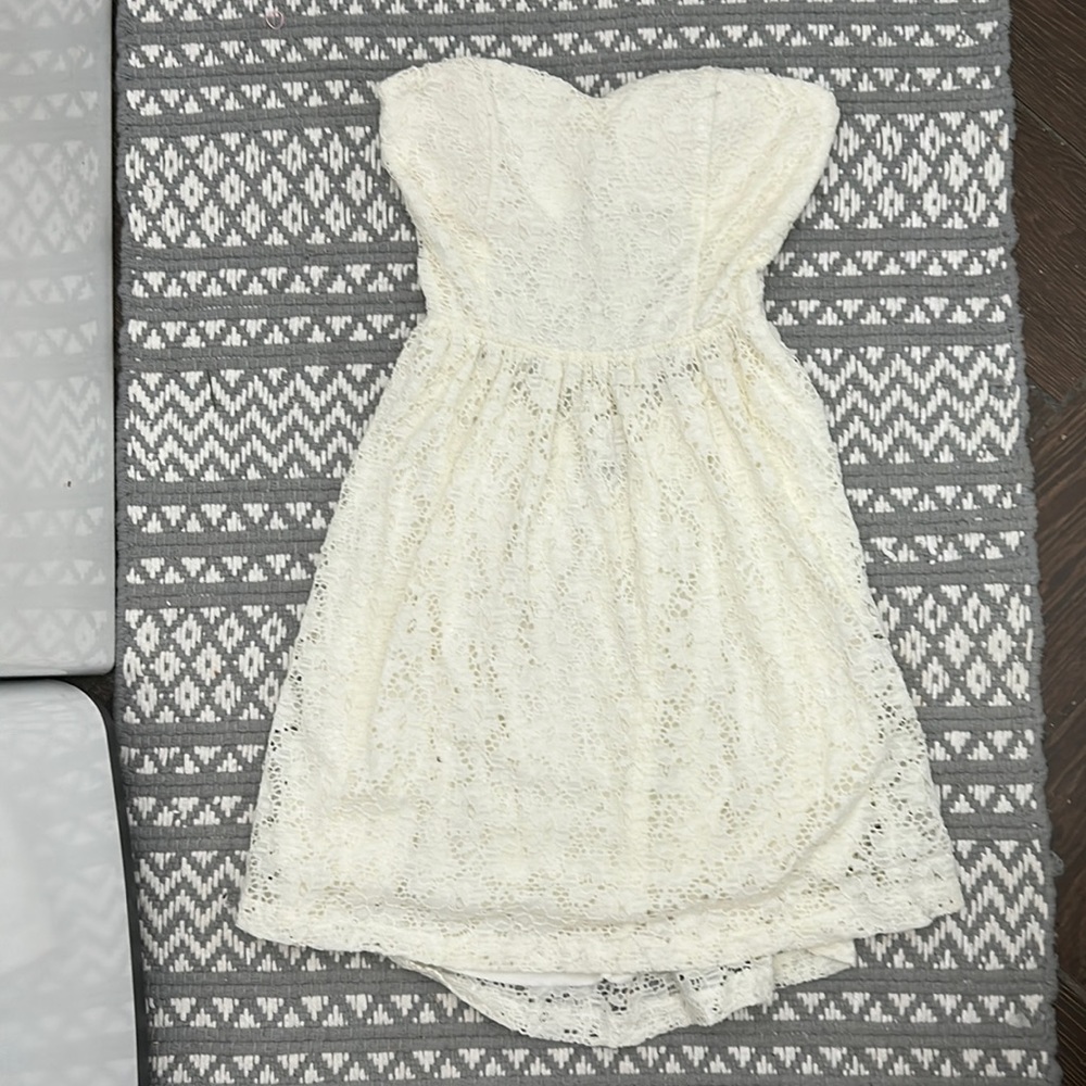 Windsor, White strapless dress, open back